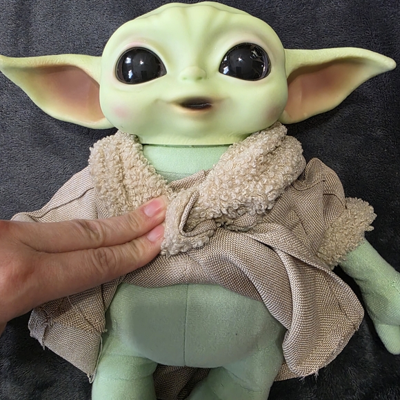 Star Wars Green Yoda Plush with Tan Coat - Picture 6 of 12